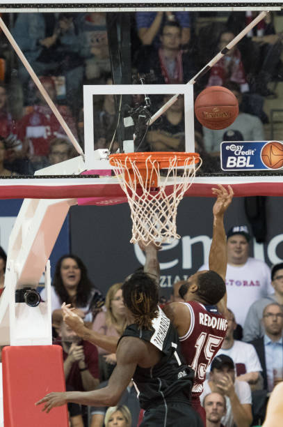 站稳脚跟 站稳脚跟