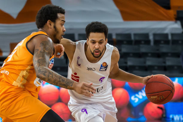 他们不仅在 他们不仅在